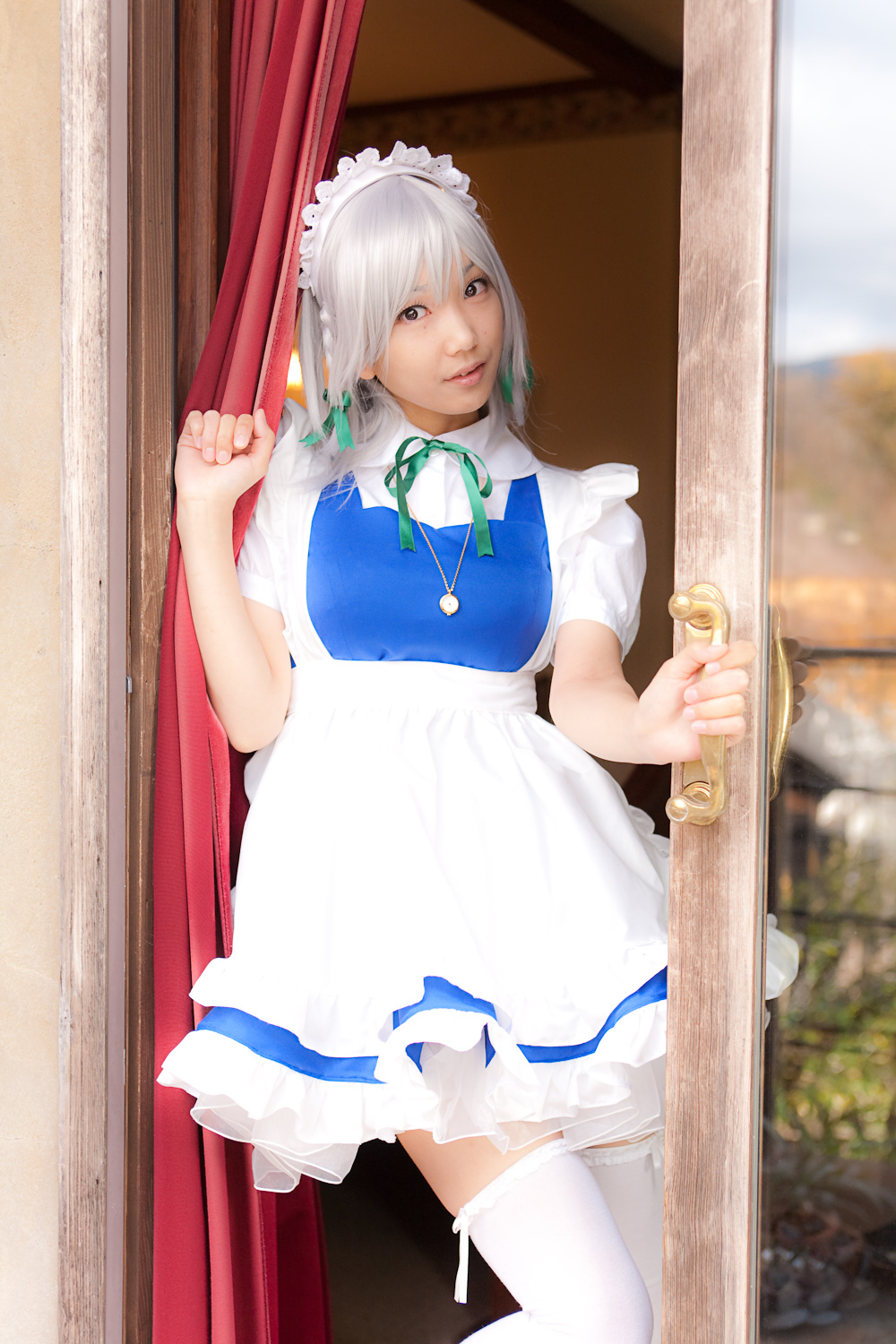 cosplay美女套图 c77 Sakuya Izayoi　白丝假发扮相(1)